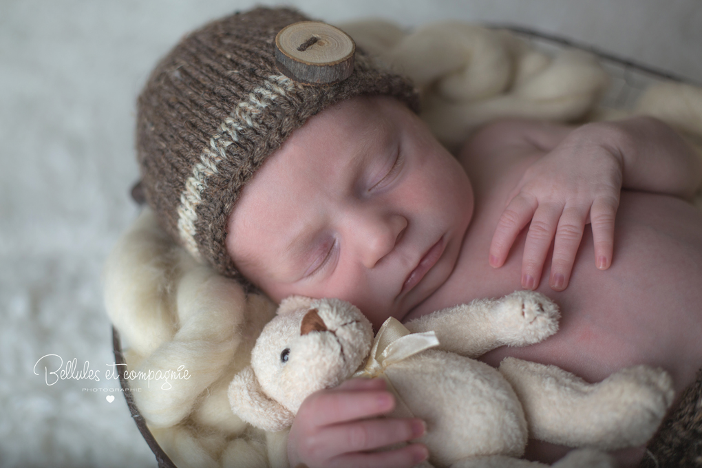 Newborn-posing Cournon d'Auvergne près Clermont-Ferrand