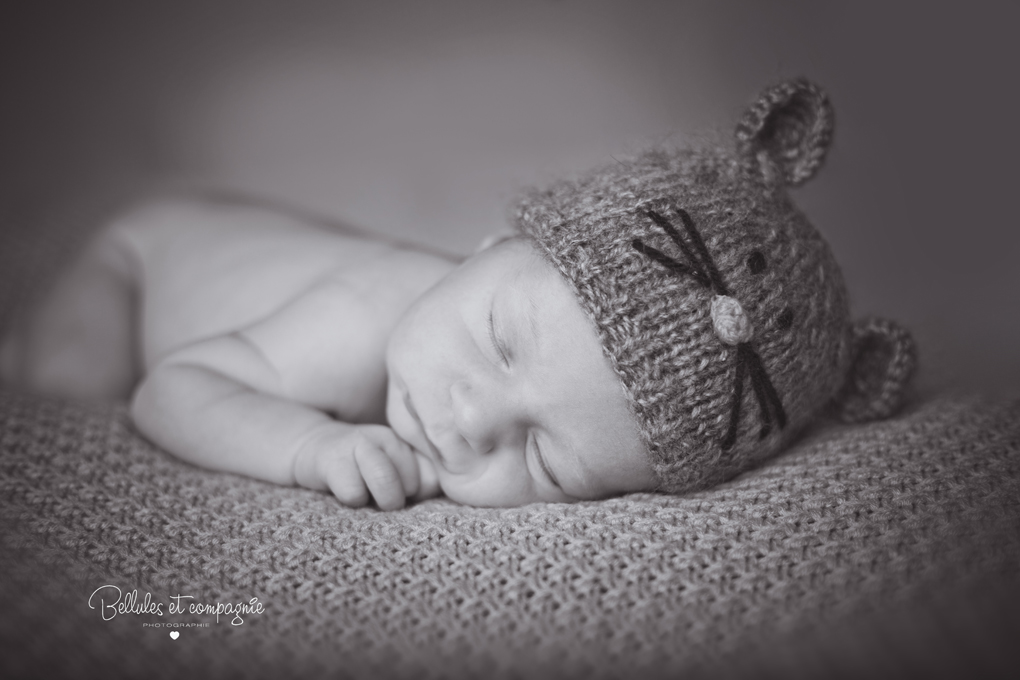 séance newborn-posing Cournon d'Auvergne près de Clermont-Ferrand pour de beaux souvenirs