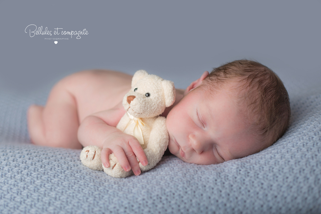 séance newborn-posing Cournon d'Auvergne, car votre bébé est unique