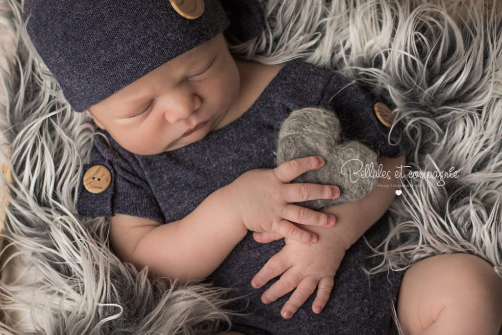 séance naissance coeur plan serré