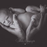 Newborn posing Baptiste NB