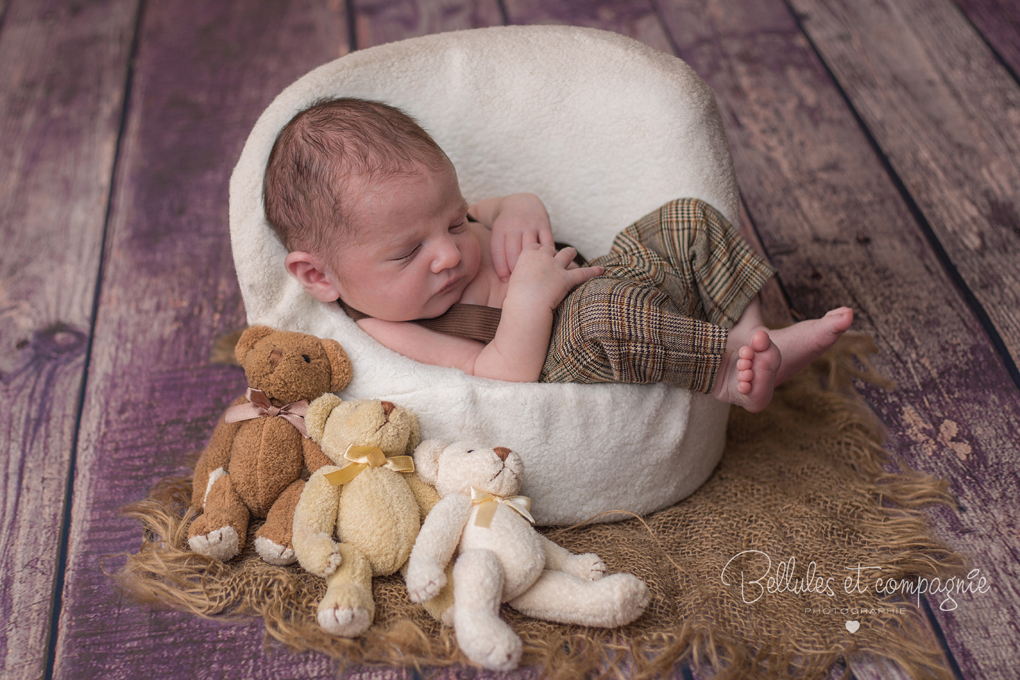 photographe clermont ferrand Aubière Riom Beaumont Mirefleurs puy de dôme Auvergne 63
newborn posing séance shooting 