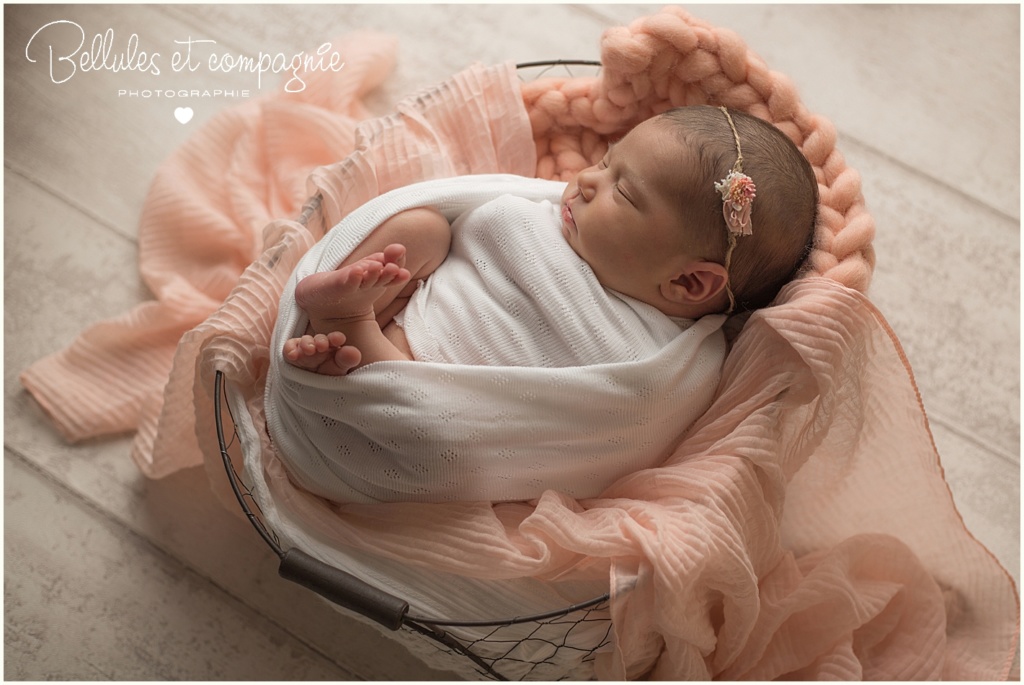 photographe-naissance-clermont-ferrand-aubière-riom-beaumont-mirefleurs-puy-de-dôme-auvergne-63-newborn-posing-seance-shooting-nouveau-ne