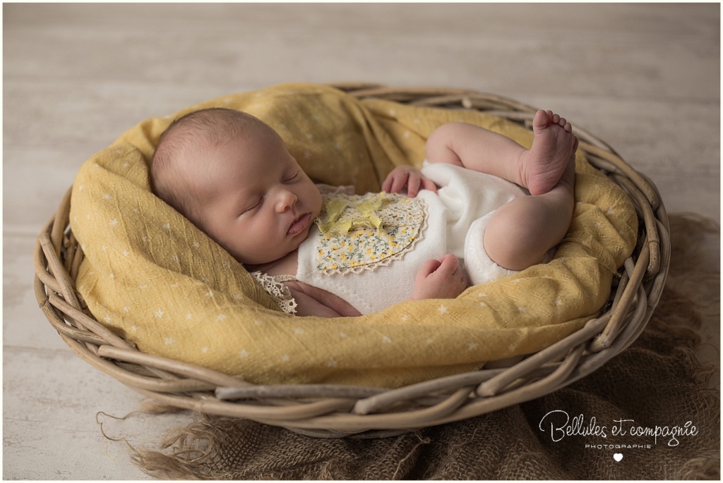 photographe séance nouveau-né newborn posing clermont ferrand 