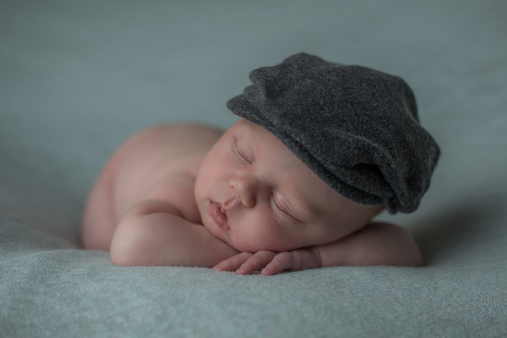 photographe nourrisson à Clermont-Ferrand lempdes pérignat cournon aubière aulnat 
séance naissance 
bellules et compagnie