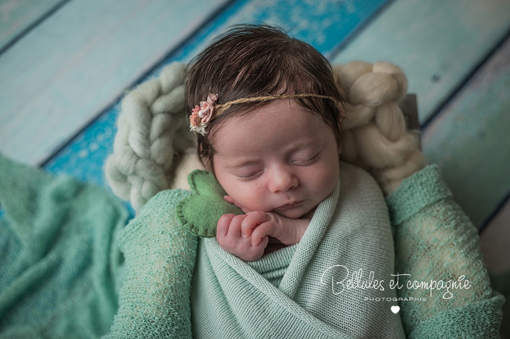 shooting newborn posing cournon d'auvergne près de Clermont-Ferrand