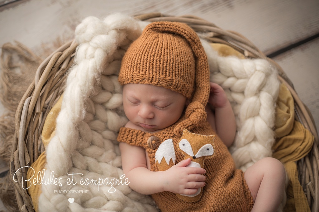 Séance newborn par bellules et compagnie photographe naissance àclermont ferrand