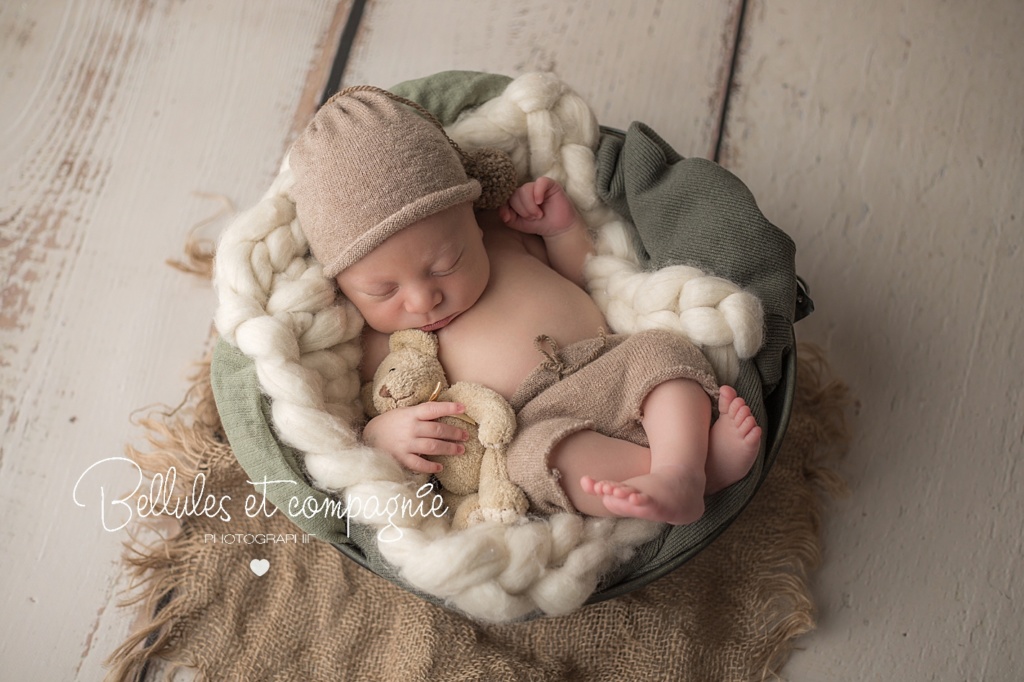 séance naissance par photographe bébé par bellules et compagnie à clermont-ferrand