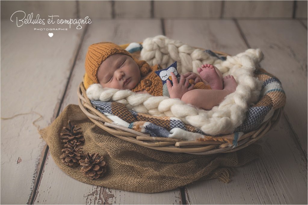 séance naissance oiginale - bébé dans tiroir - bellules et compagnie séance nouveau-né